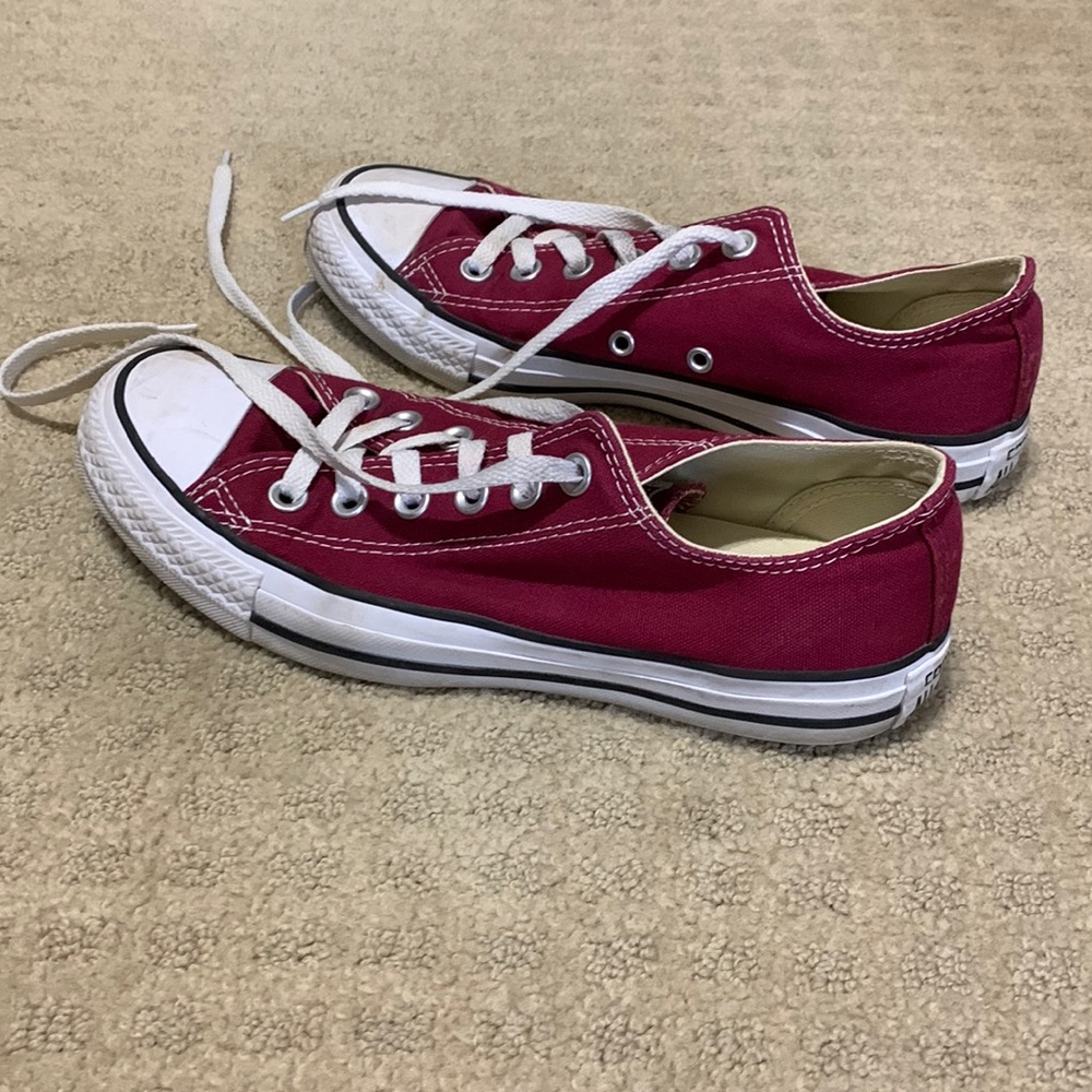 Converse in Maroon - Size 7